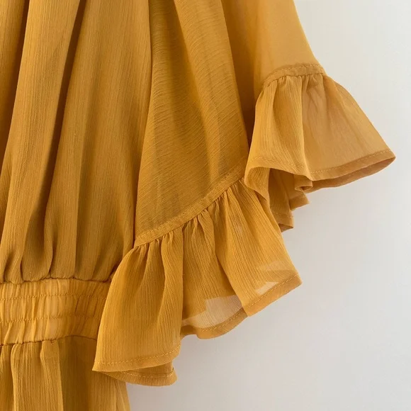 Endless Rose Ruffle Romper SizeXS - Picture 4 of 4